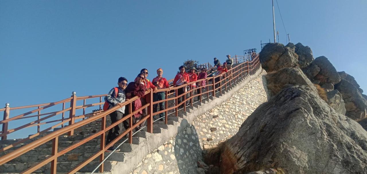 Chandarshila Hike Homestay Ukhimath Luaran gambar