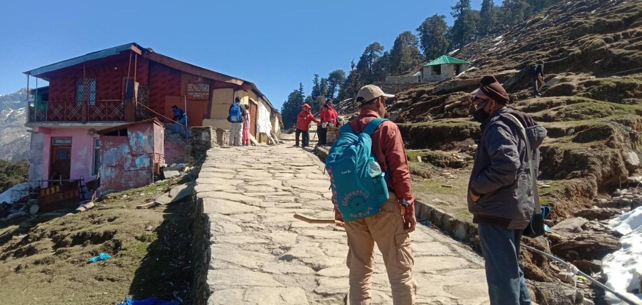 Chandarshila Hike Homestay Ukhimath Luaran gambar