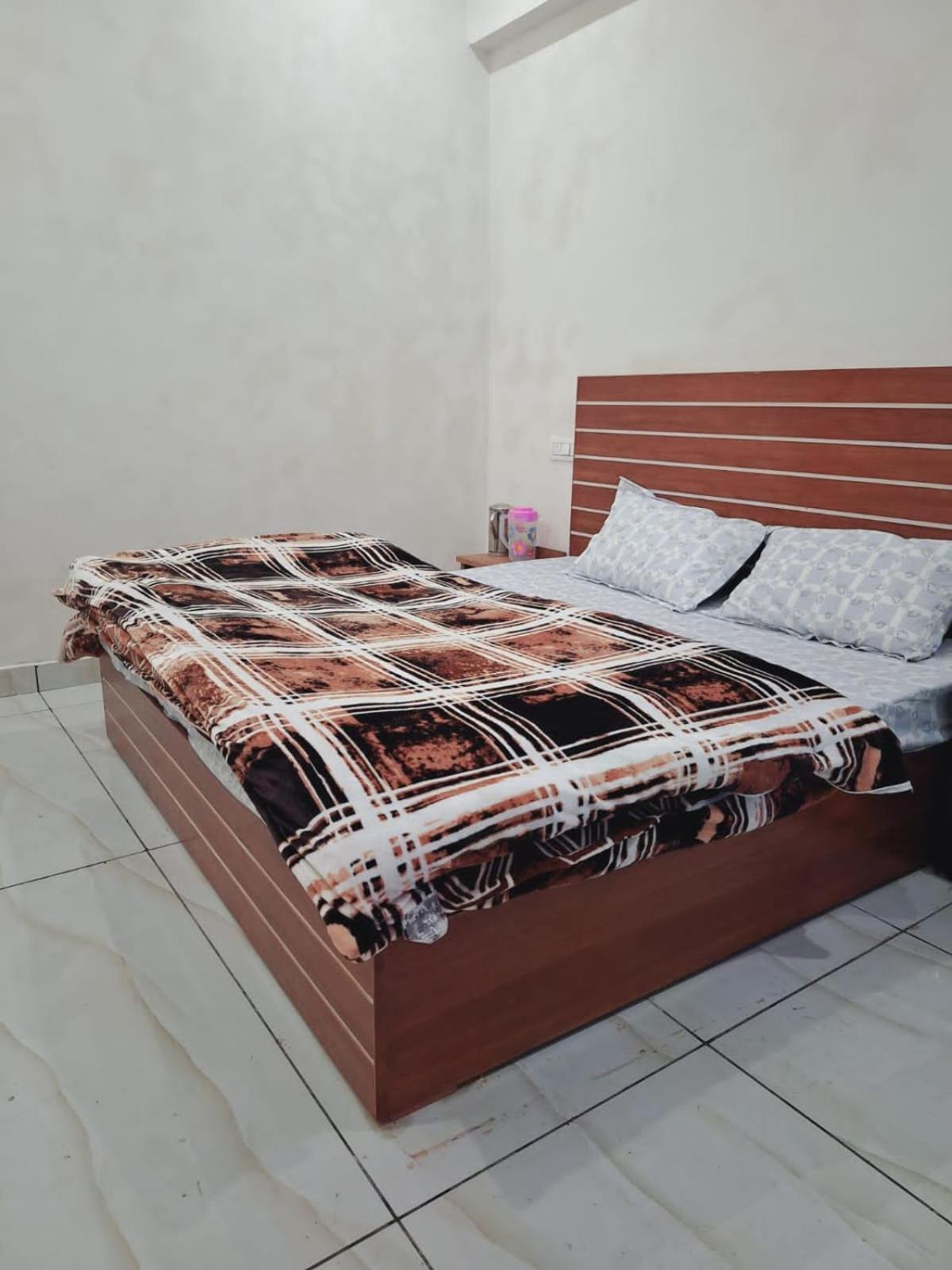 Chandarshila Hike Homestay Ukhimath Luaran gambar